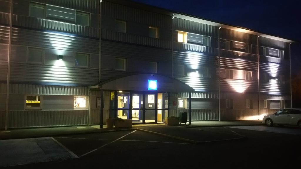 ibis budget Flers Grands Champs Buitenkant foto