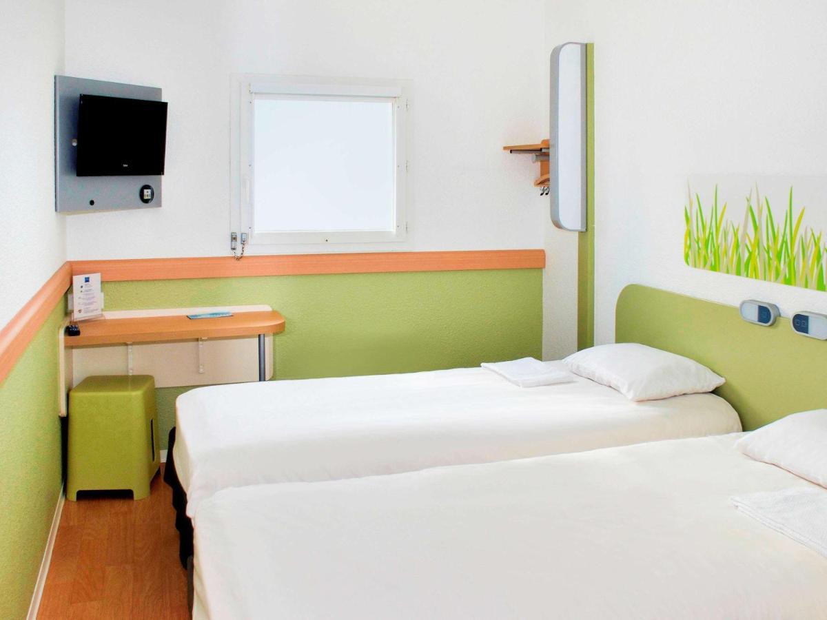 ibis budget Flers Grands Champs Buitenkant foto
